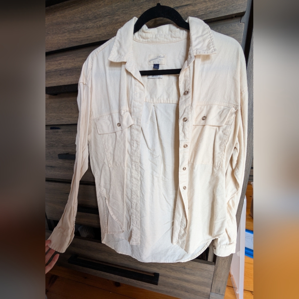 Universal Thread Off-White Button-Down Shirt